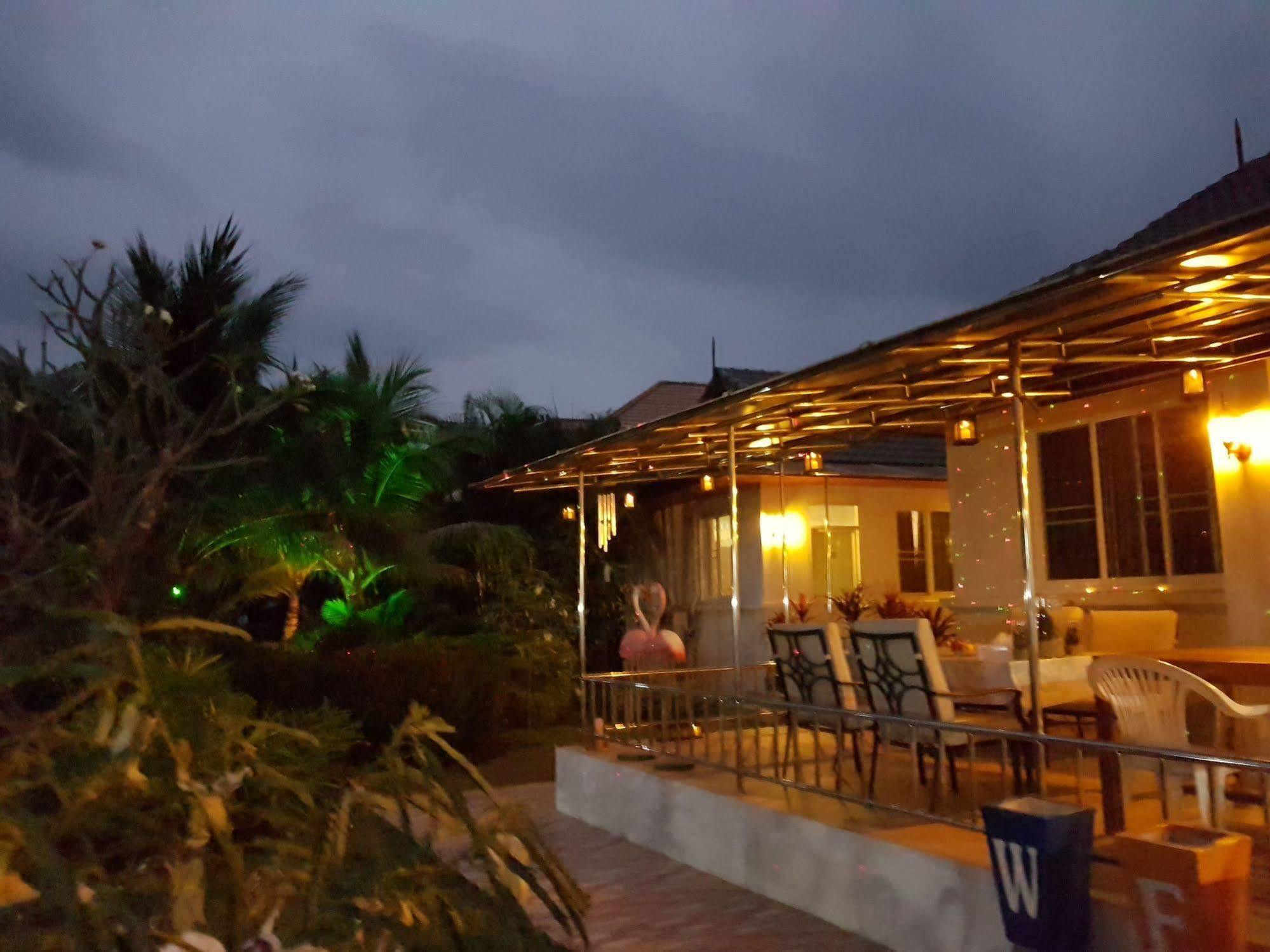 Nuch'S Apple Guest House Si Bun Ruang Exterior foto